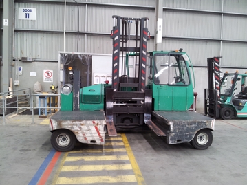 Side load forklift